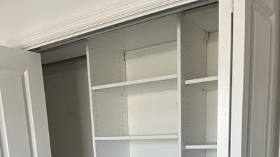 4-Reach-In Closet Side View Photo