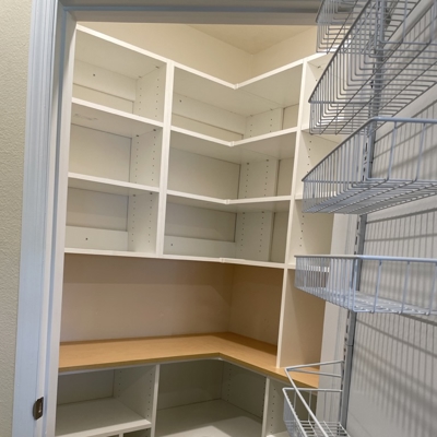 Corner Pantry-2 Photo