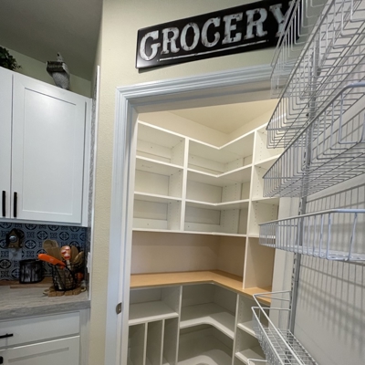 Corner Pantry-2 Photo