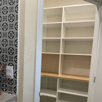 Corner Pantry - 2 Photo